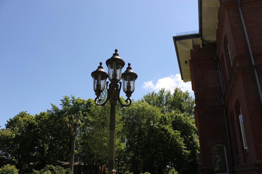 Haus Im Park Appartement Wesselburen Buitenkant foto