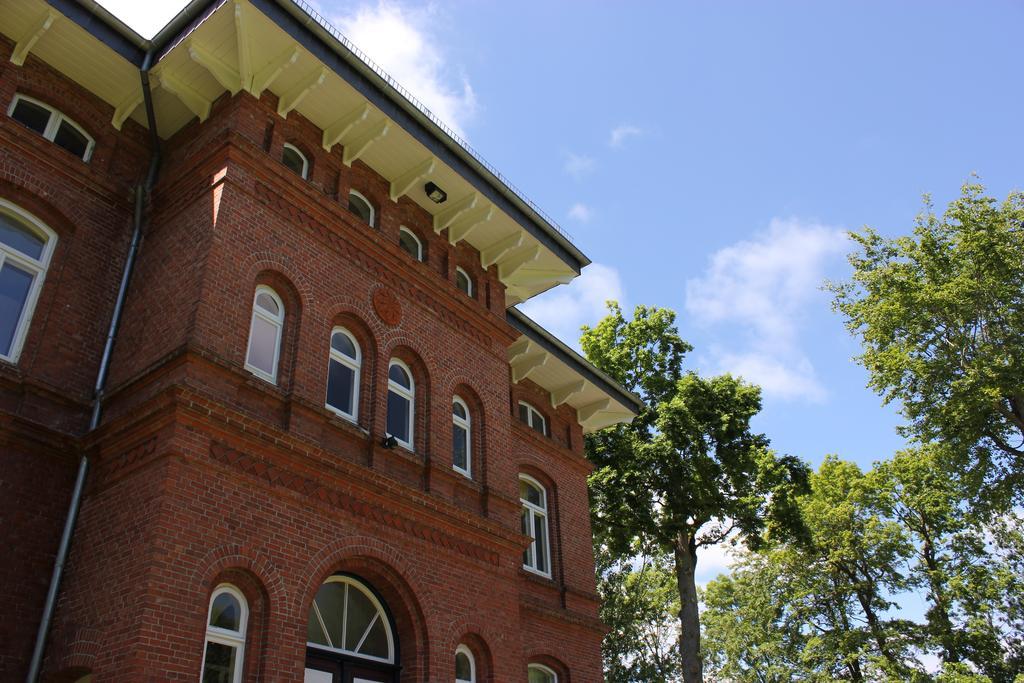Haus Im Park Appartement Wesselburen Buitenkant foto