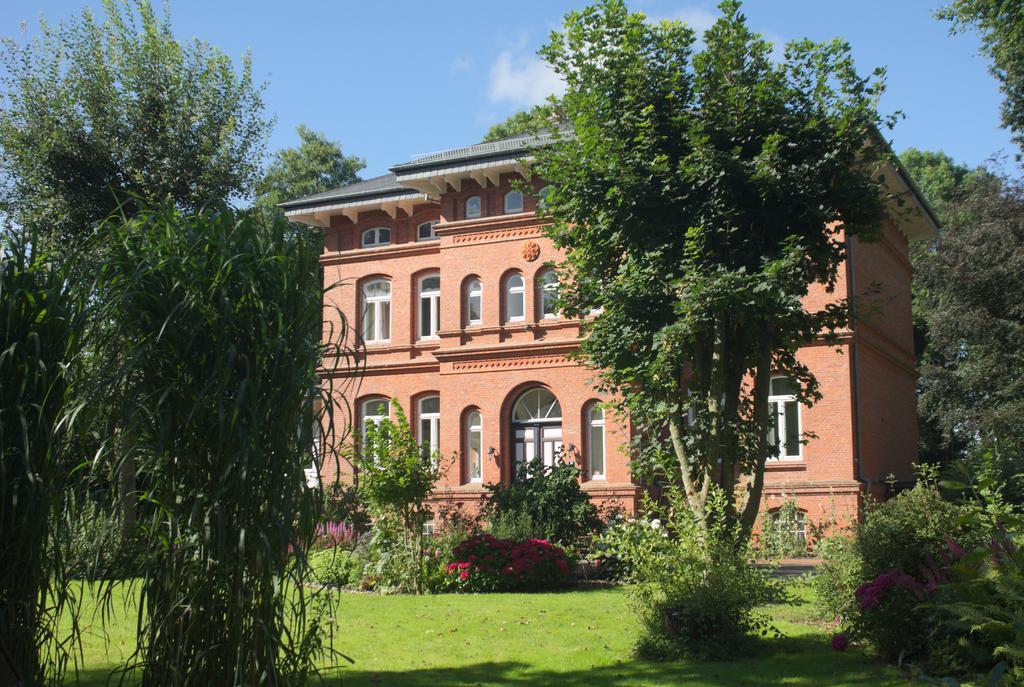 Haus Im Park Appartement Wesselburen Buitenkant foto