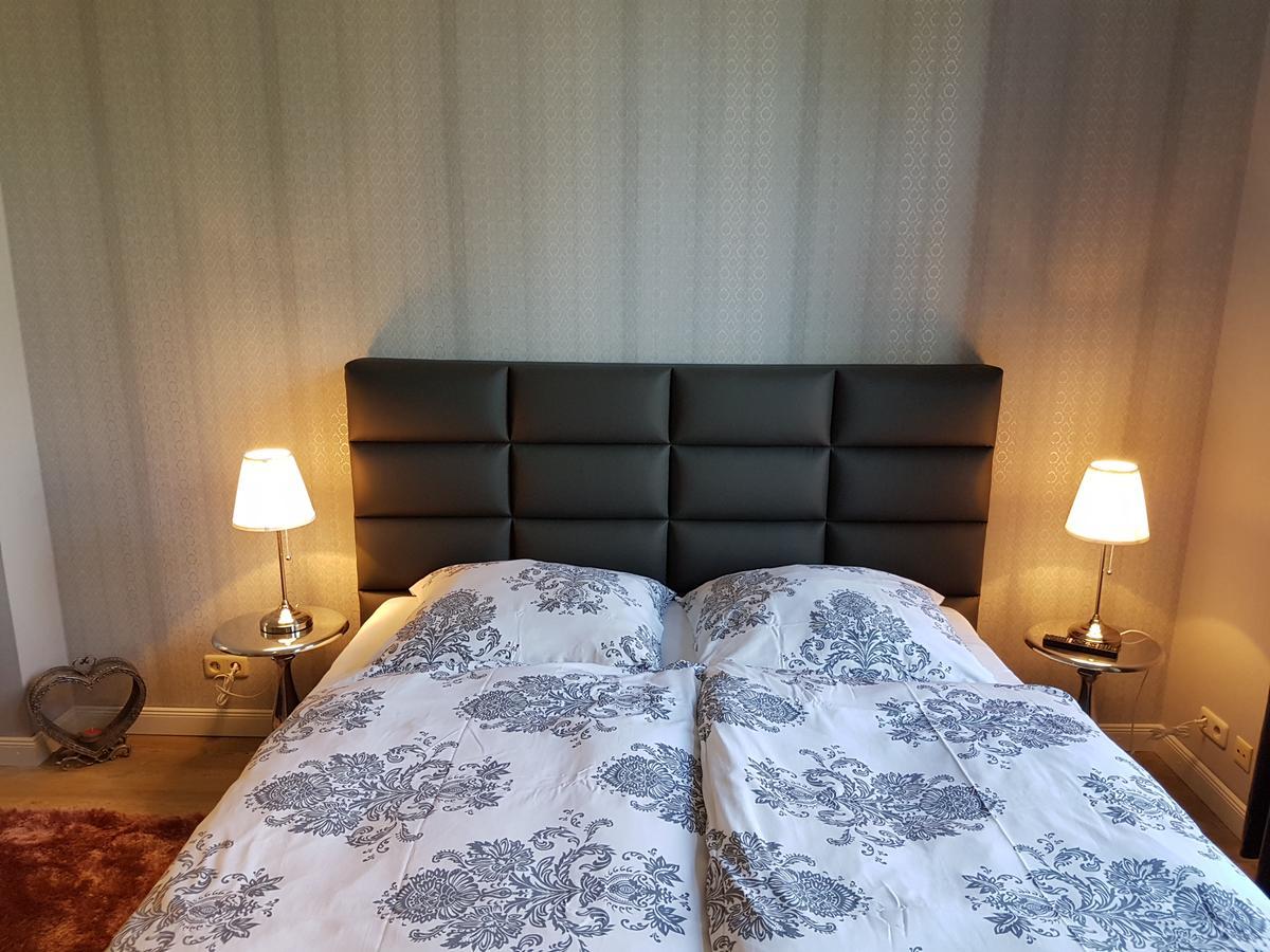 Haus Im Park Appartement Wesselburen Buitenkant foto